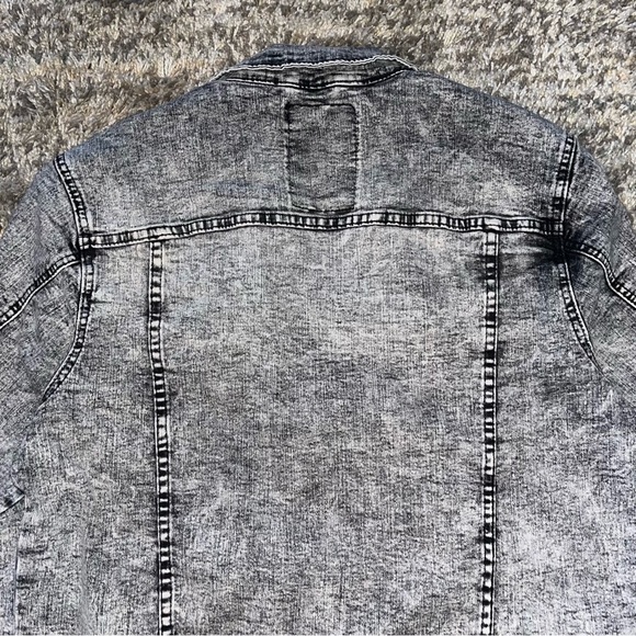Road Narrows N.Y.C size medium men’s Jean distressed jacket - Picture 9 of 11
